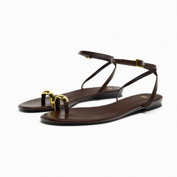 METAL RING TOE-POST LEATHER SANDALS - Picture 5 of 6